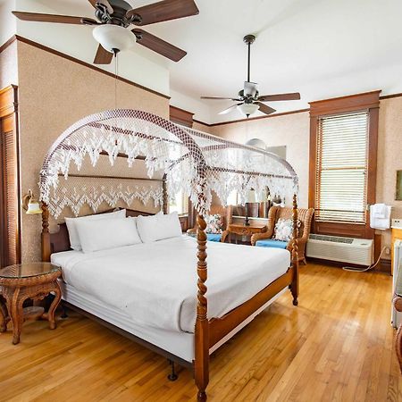 Classic King With Balcony At Curry Mansion Key West Exteriör bild