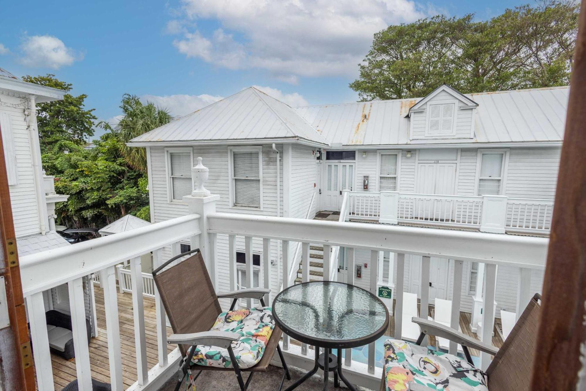 Classic King With Balcony At Curry Mansion Key West Exteriör bild