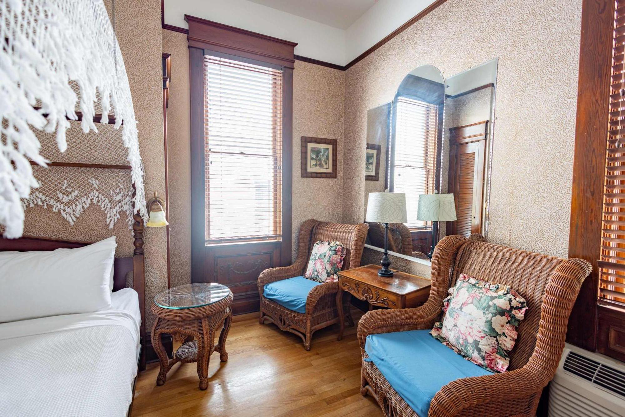 Classic King With Balcony At Curry Mansion Key West Exteriör bild
